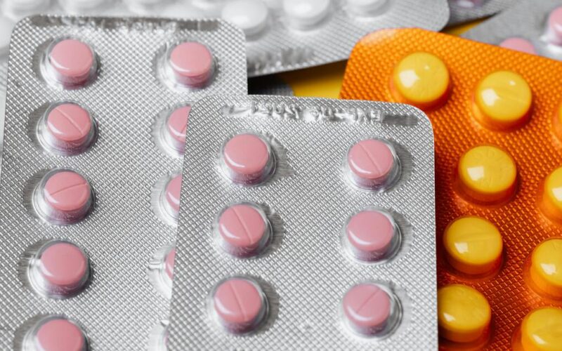 Tecnologías para la entrega de medicamentos en Panamá: ¿qué software elegir para hospitales y farmacias?