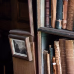 La rueda de olores que descifra el aroma de los libros antiguos