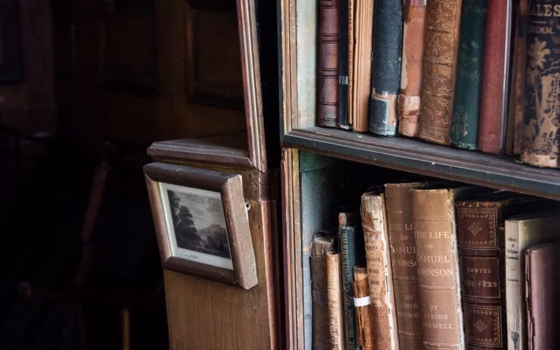 La rueda de olores que descifra el aroma de los libros antiguos